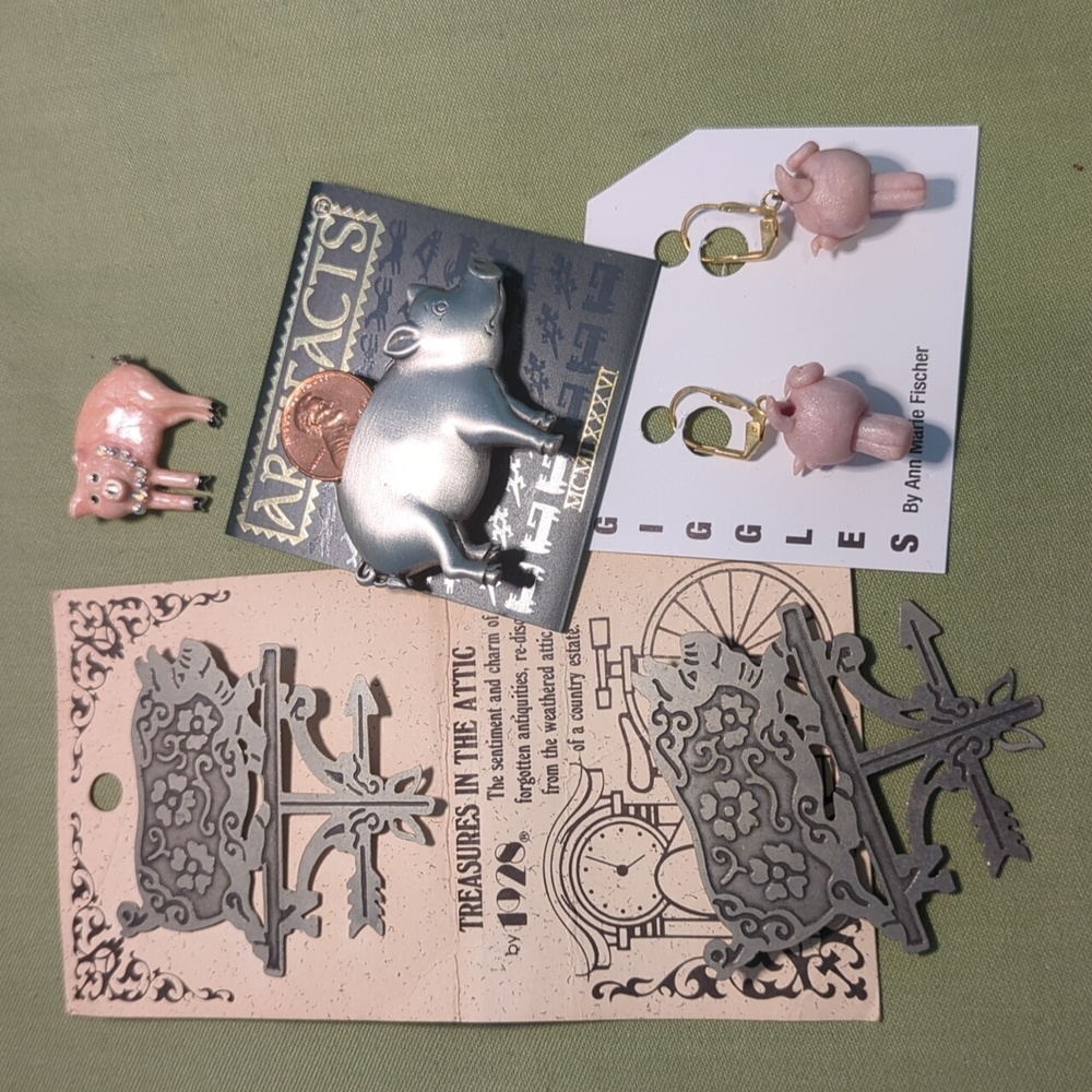 Bundle of vintage pig jewelry